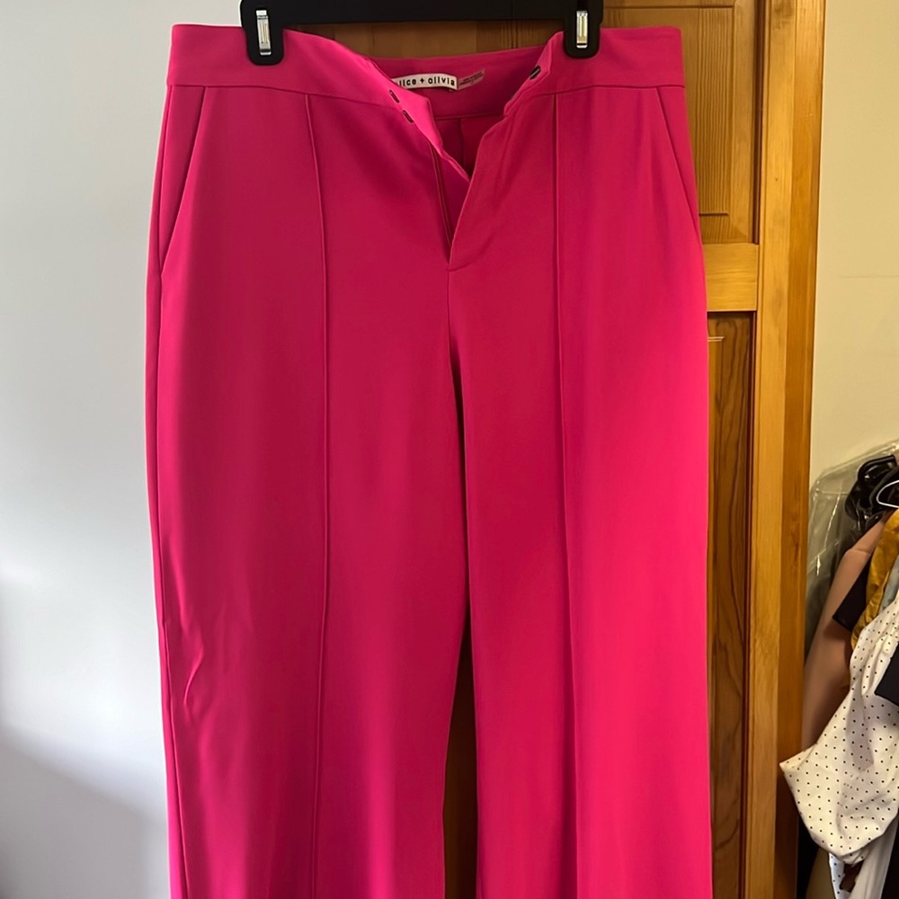 Crepe, pink pants
